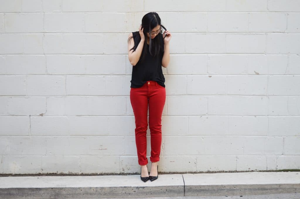 Comment porter un pantalon rouge? (54 photos)