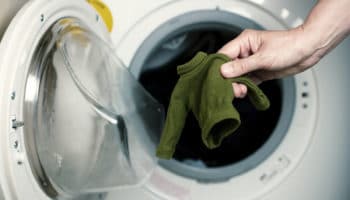 Jak rozciągnąć skurczoną rzecz po praniu?