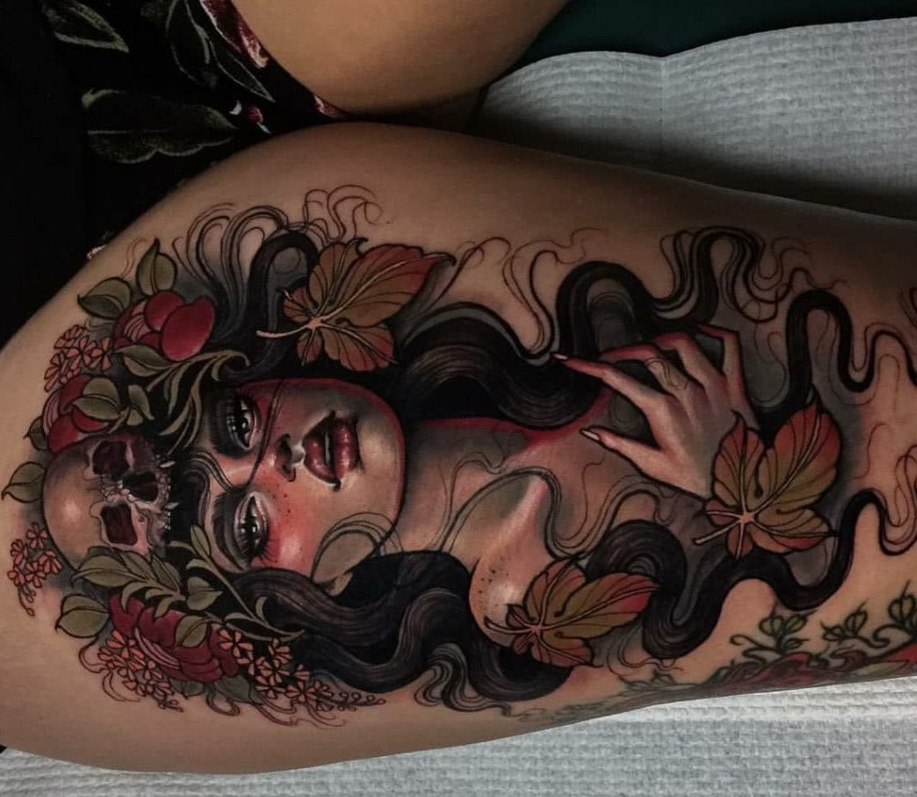 Tatuaże na biodrach kobiet - ciekawe pomysły (58 zdjęć)